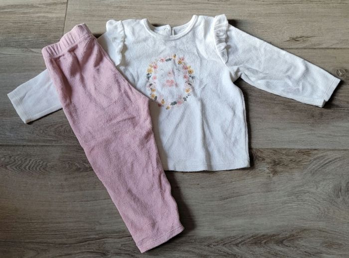 Pyjama velours taille 24 mois