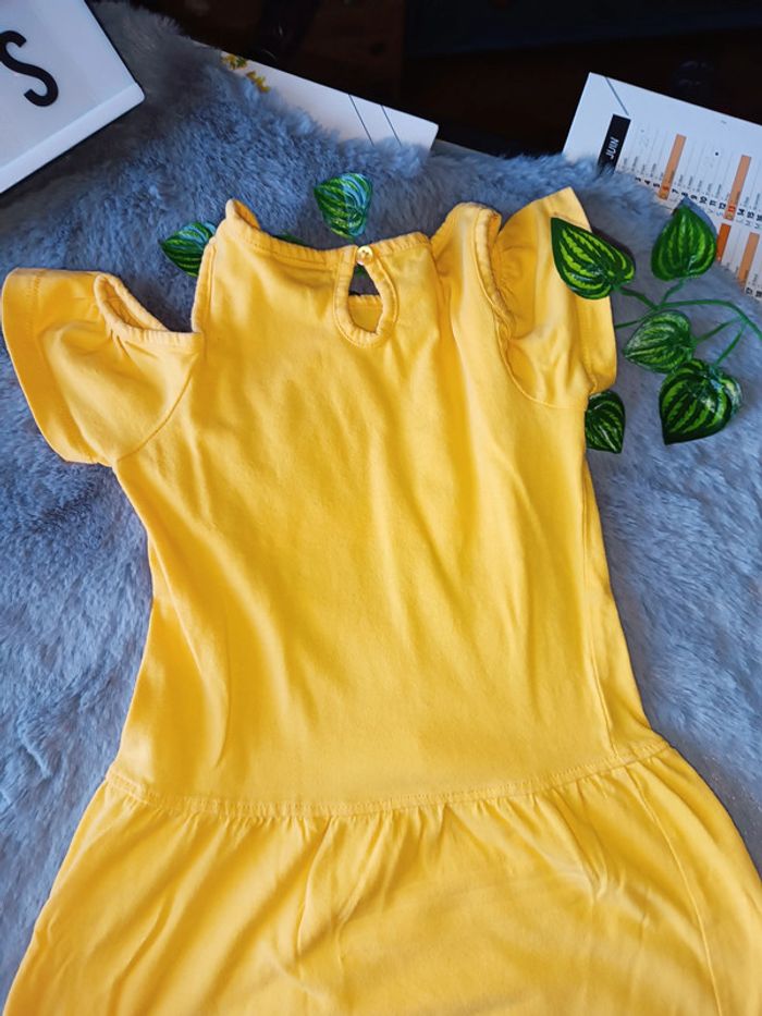 Robe jaune épaules nues 4 ans - photo numéro 8