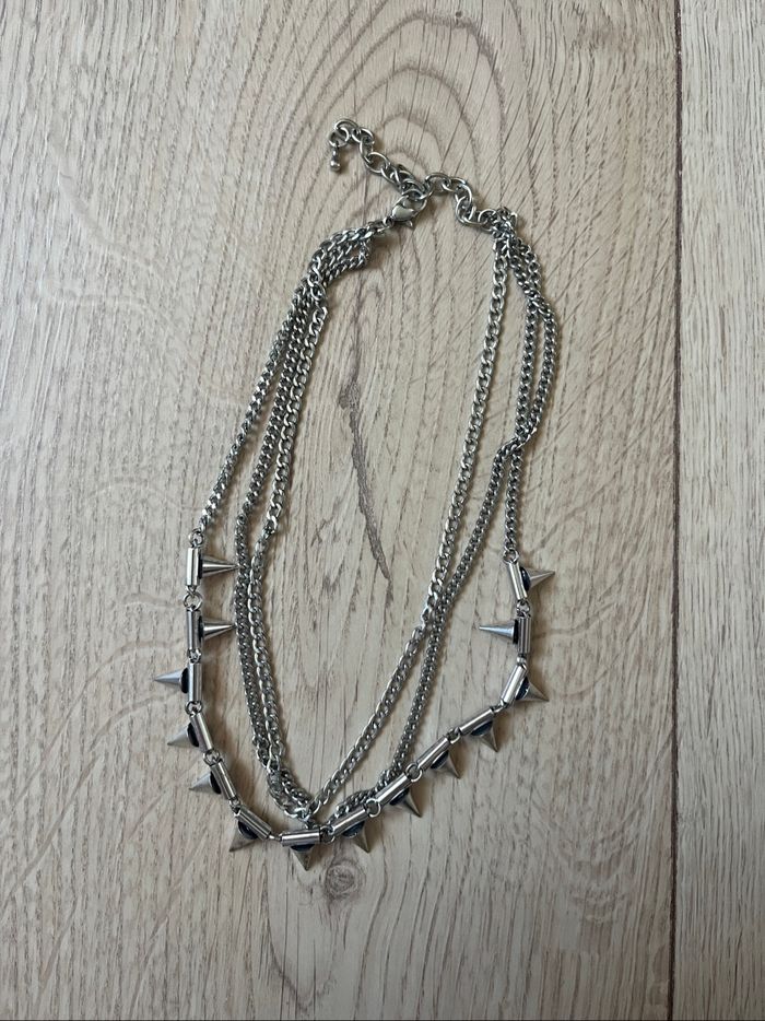 Collier pic clou