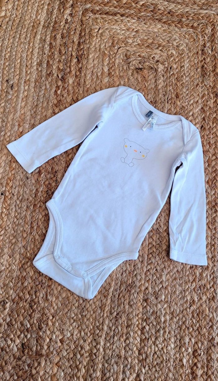 Joli Body blanc tout doux ourson Orchestra 6mois Neuf - photo numéro 2