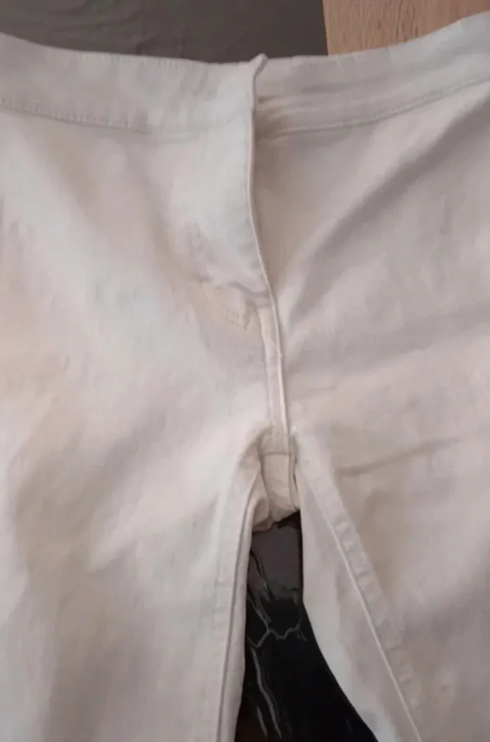 Très joli jean blanc Jennyfer taille 30 en parfait état - photo numéro 4