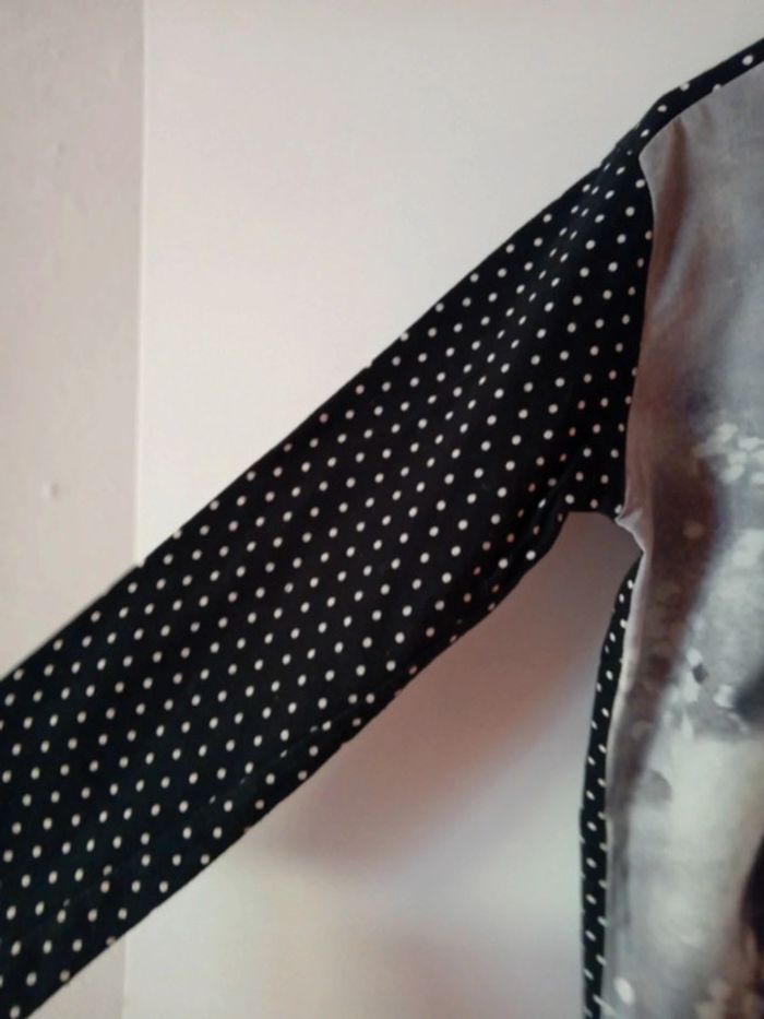 Jolie blouse longues manches noir. 9 ans - photo numéro 7