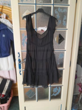 Jolie robe en voile noire