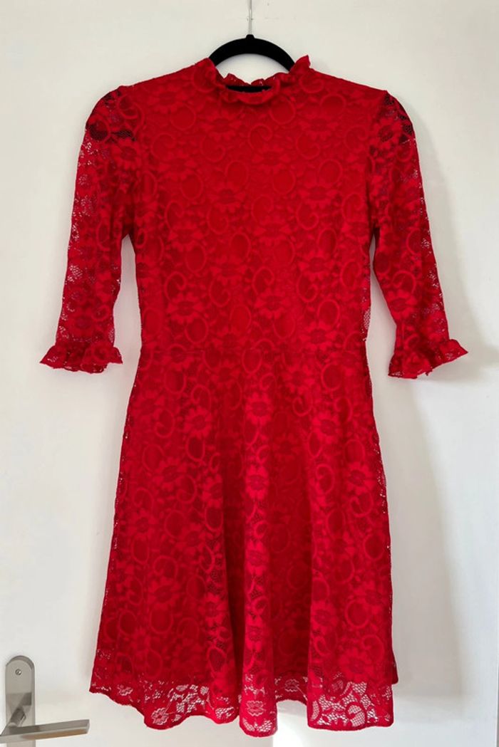 Asos robe en dentelle rouge taille 36 - photo numéro 3