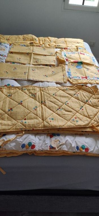 Parure de lit complet bébé mixte neuf.