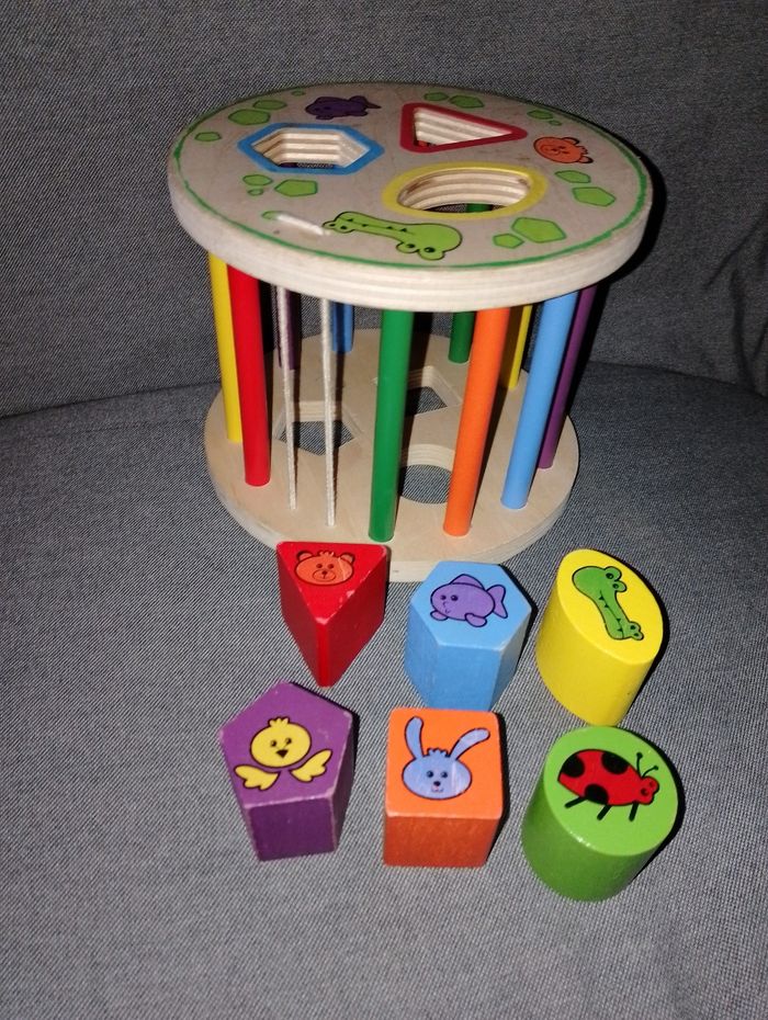 Trieur De Formes à poser où à rouler en bois complet