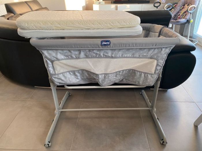 Lit bébé + 2 matelas - photo numéro 2