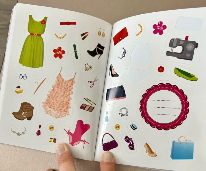 Carnet d’autocollants mode pour jeune fille - photo numéro 4