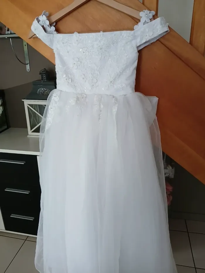 Magnifique Robe de demoiselle d'honneur en dentelle et tulle pailletée Taille 6 ans🌿💝 - photo numéro 15
