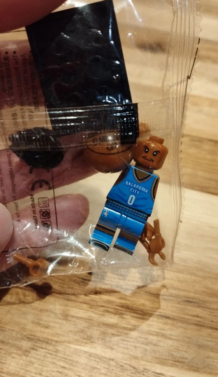 Personnage Lego neuf basketball NBA Russell Westbrook Oklahoma city thunder