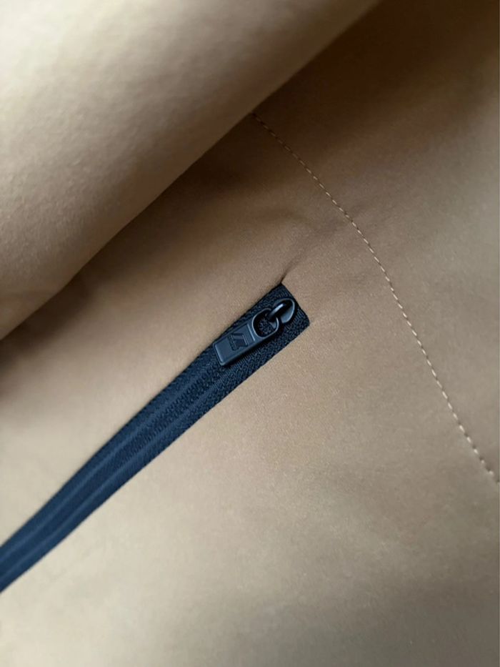 Veste K-Way - mi saison - assez légère coupe vent - taille S - portée 2 fois - en très bon état - photo numéro 4