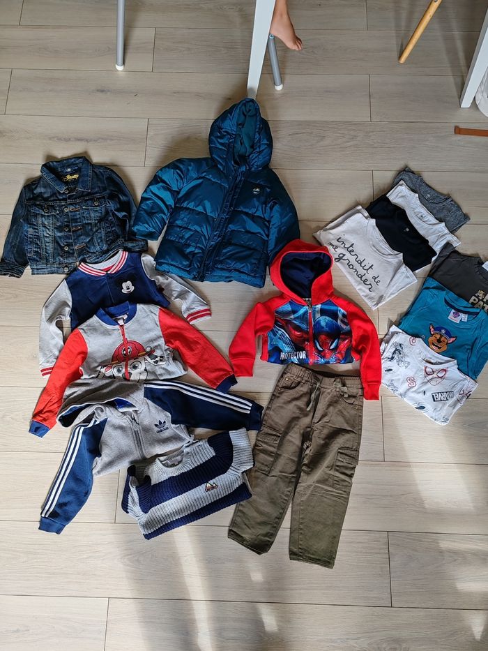 Lot de 15 vêtements 3 ans