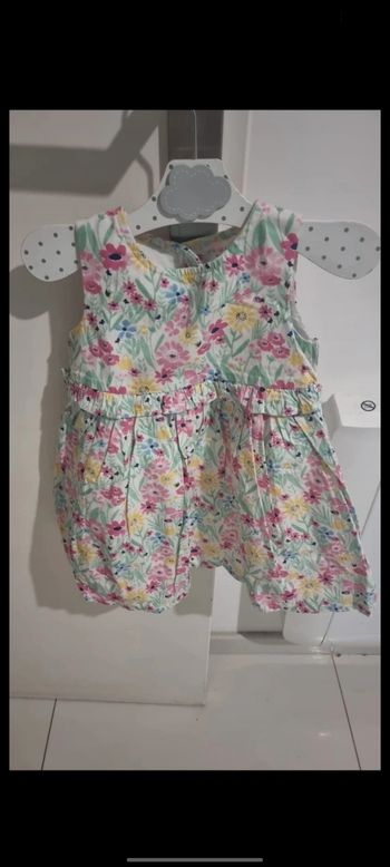 Robe bébé primark taille 3 -6 mois
