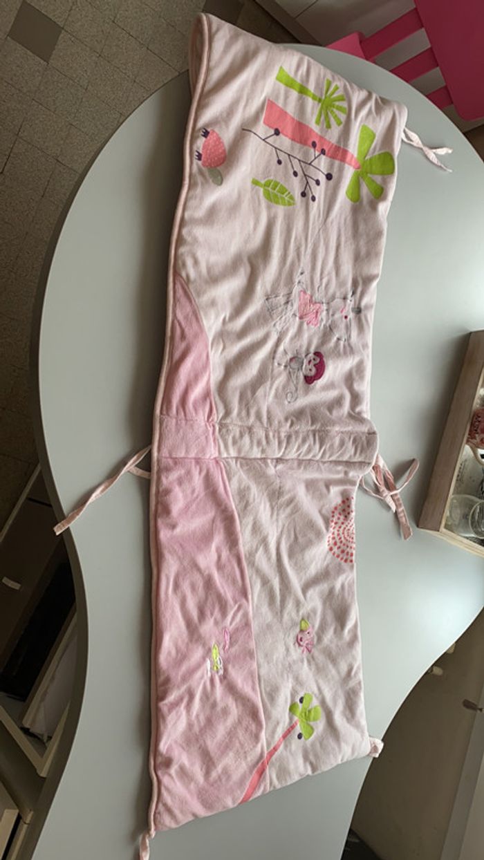 Tour de lit rosé - photo numéro 2