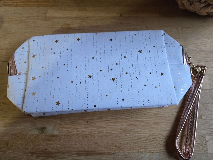 Trousse maquillage / toilette ou crayon demon hunters kpop huntrix - photo numéro 4