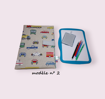 pochette range ardoise et feutres, effaceur offert, modèle véhicules fond gris n° 2