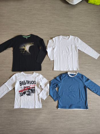 4 tee-shirts manches longues 8 ans 