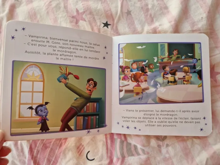 Petit livre Disney Vampirina histoire du soir photo de classe - photo numéro 2