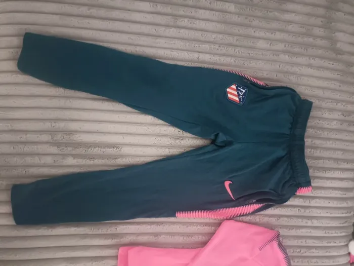 Ensemble jogging Atletico madrid taille 8/10 ans - photo numéro 2