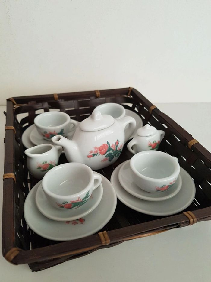 Dînette en porcelaine fleurs - photo numéro 2