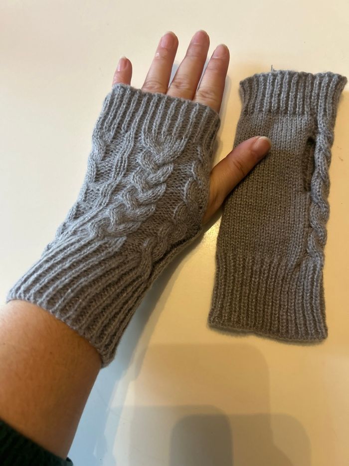 Belles mitaines NEUVES pour femme couleur gris - photo numéro 3