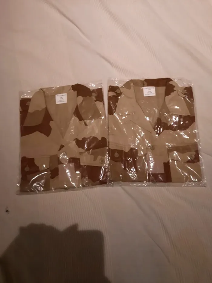 2 chemisettes militaire neuves taille M