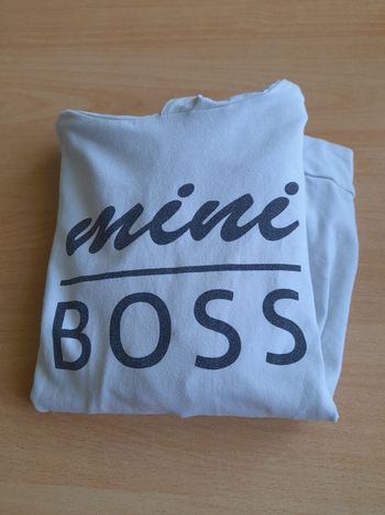 T-shirt à capuche 7ans