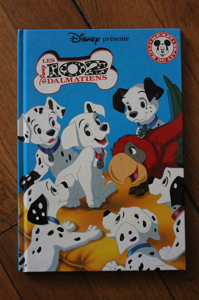 livre " les 102 dalmatiens "