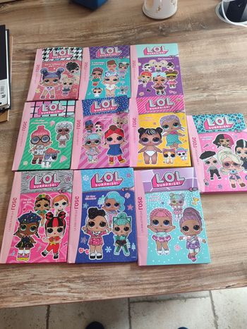 Lots livres poupée lol 