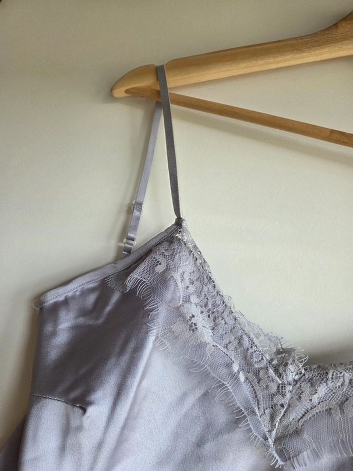 Débardeur satiné gris avec dentelle - taille M - photo numéro 2