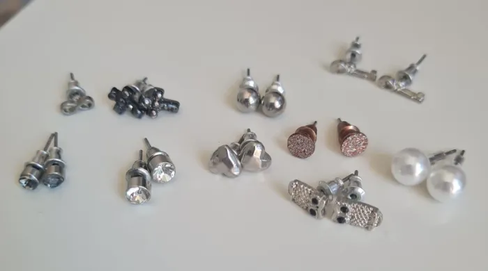 Lot de 9 paires de clous d'oreilles