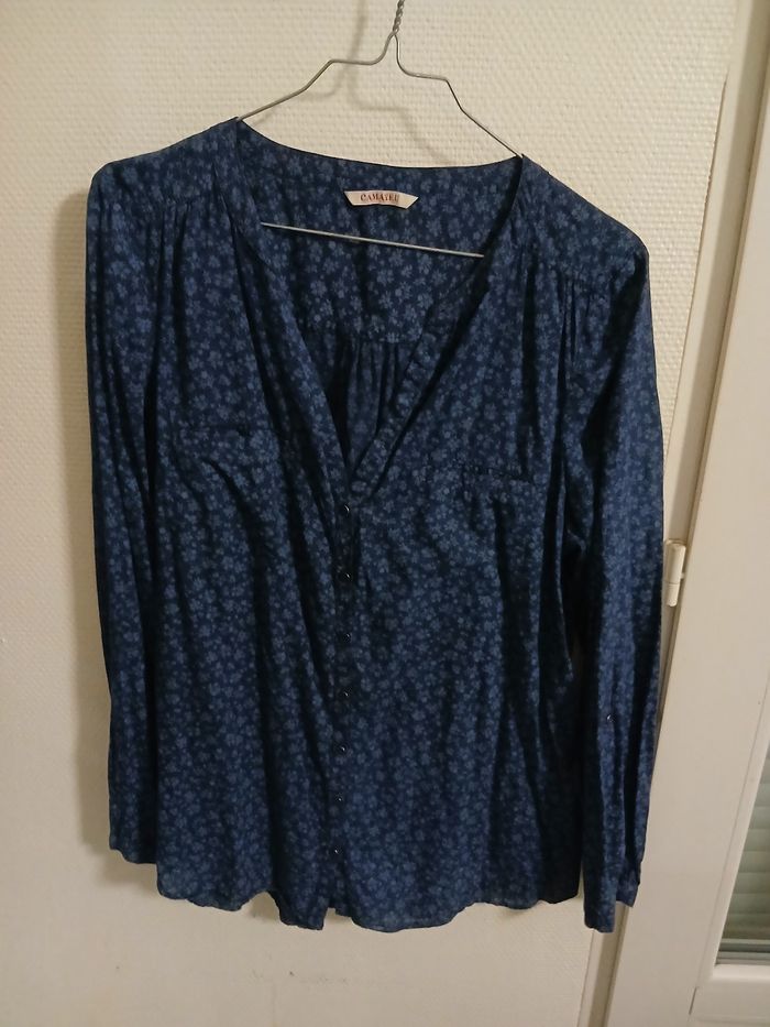 Chemisier femme taille 42 couleur marine a fleurs marque camaieu