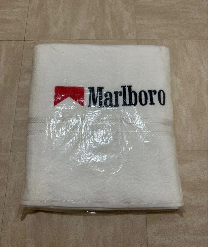 Serviette Marlboro - photo numéro 2
