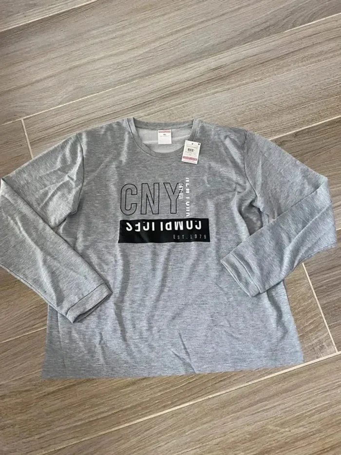 beau sweat homme complices gris neuf avec etiquette XXL