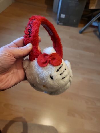 Cache oreilles hello kitty