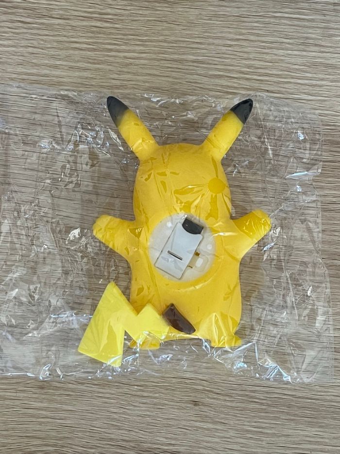 Veilleuse Pikachu neuve - photo numéro 2