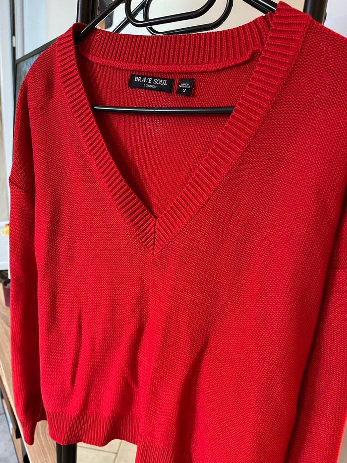 Pull col V rouge