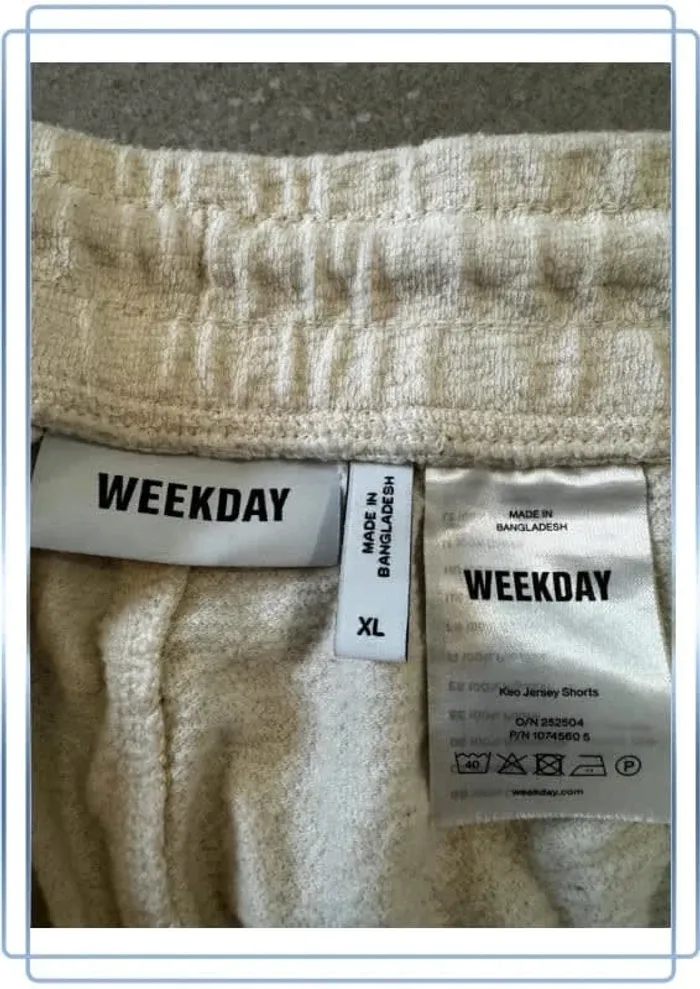 Short crème Weekday taille XL, bon état mais une toute petite trace à l'avant - photo numéro 2