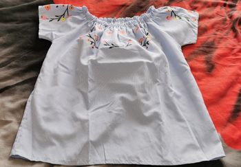 Blouse taille 14 ans