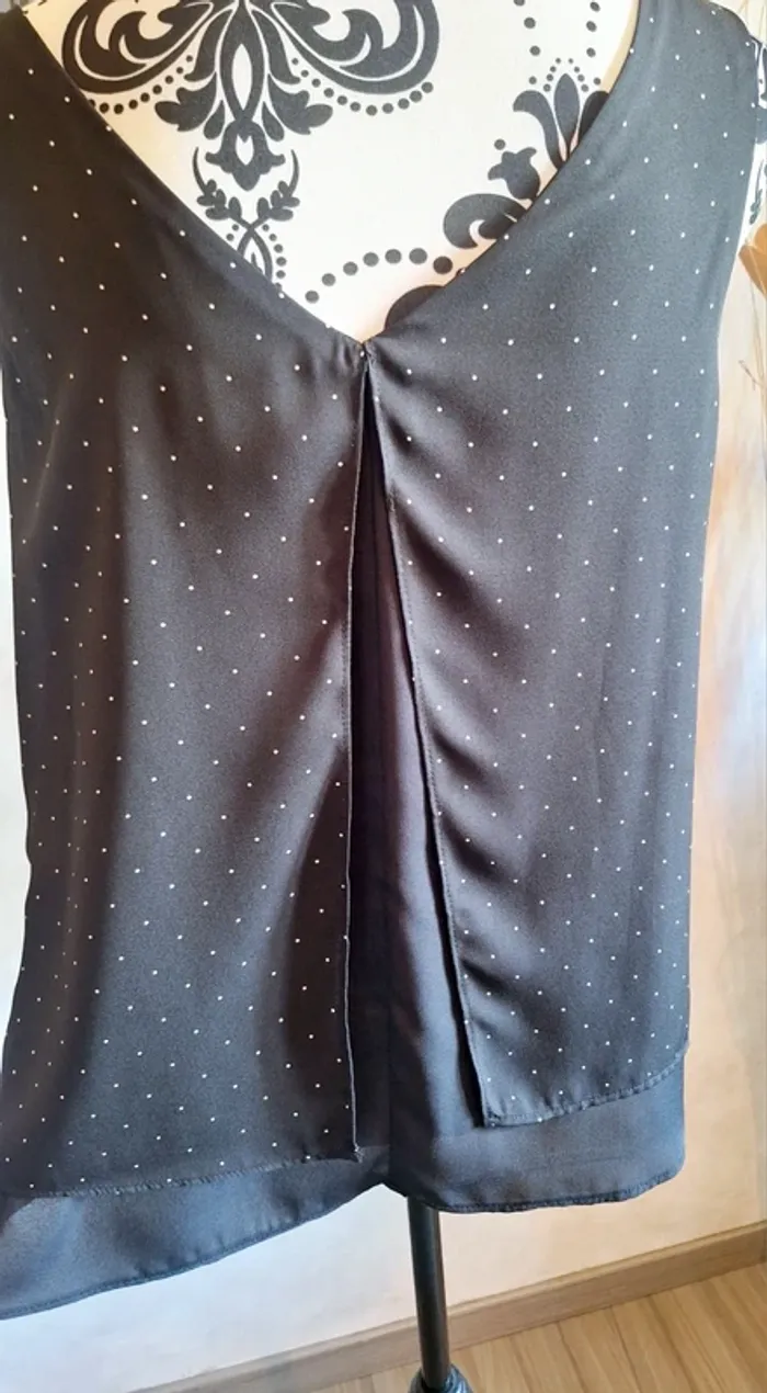 Superbe blouse sans manches Taille 40 comme neuve - photo numéro 4