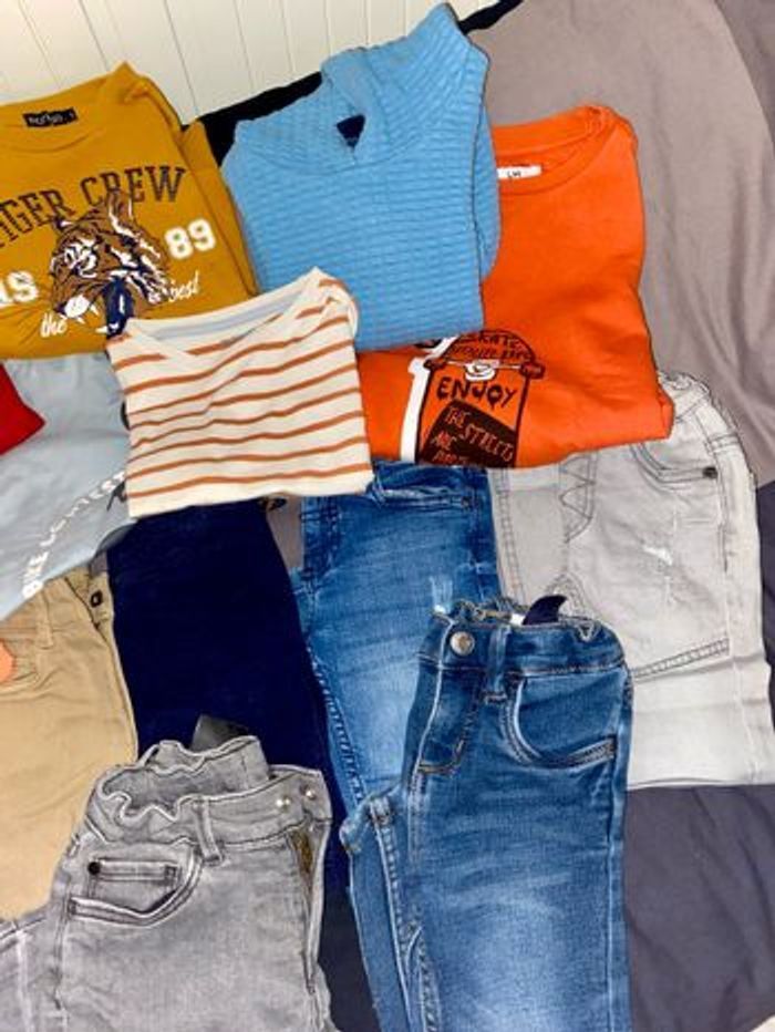 Lot de vêtements garçon 5ans - photo numéro 3