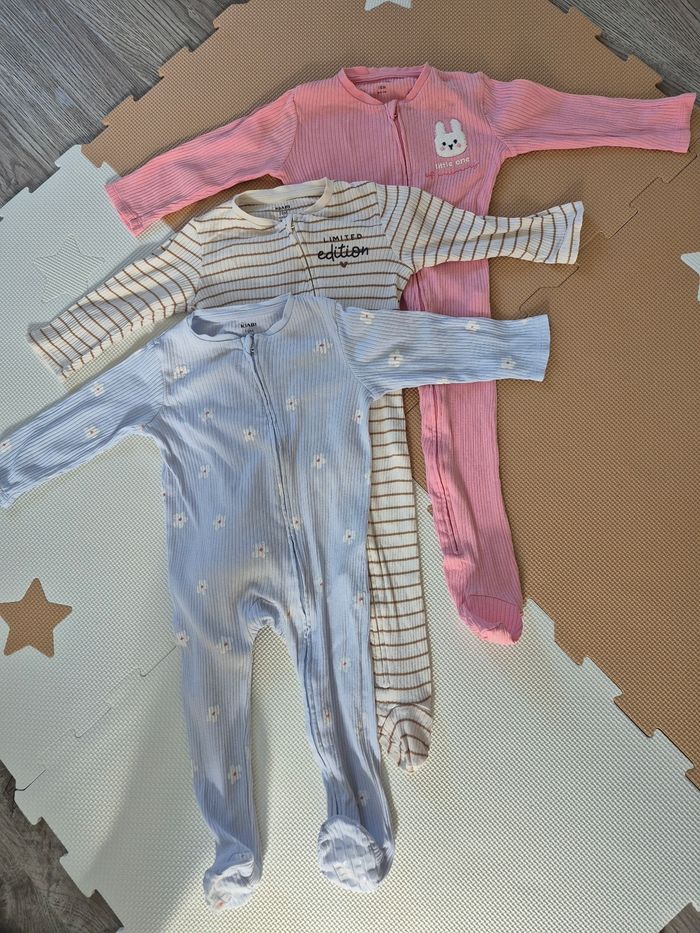 Lot 3 pyjamas