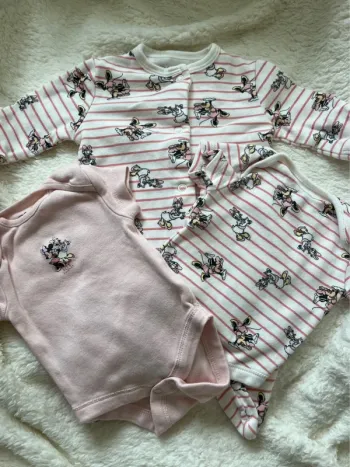 Lot de vêtements bébé
