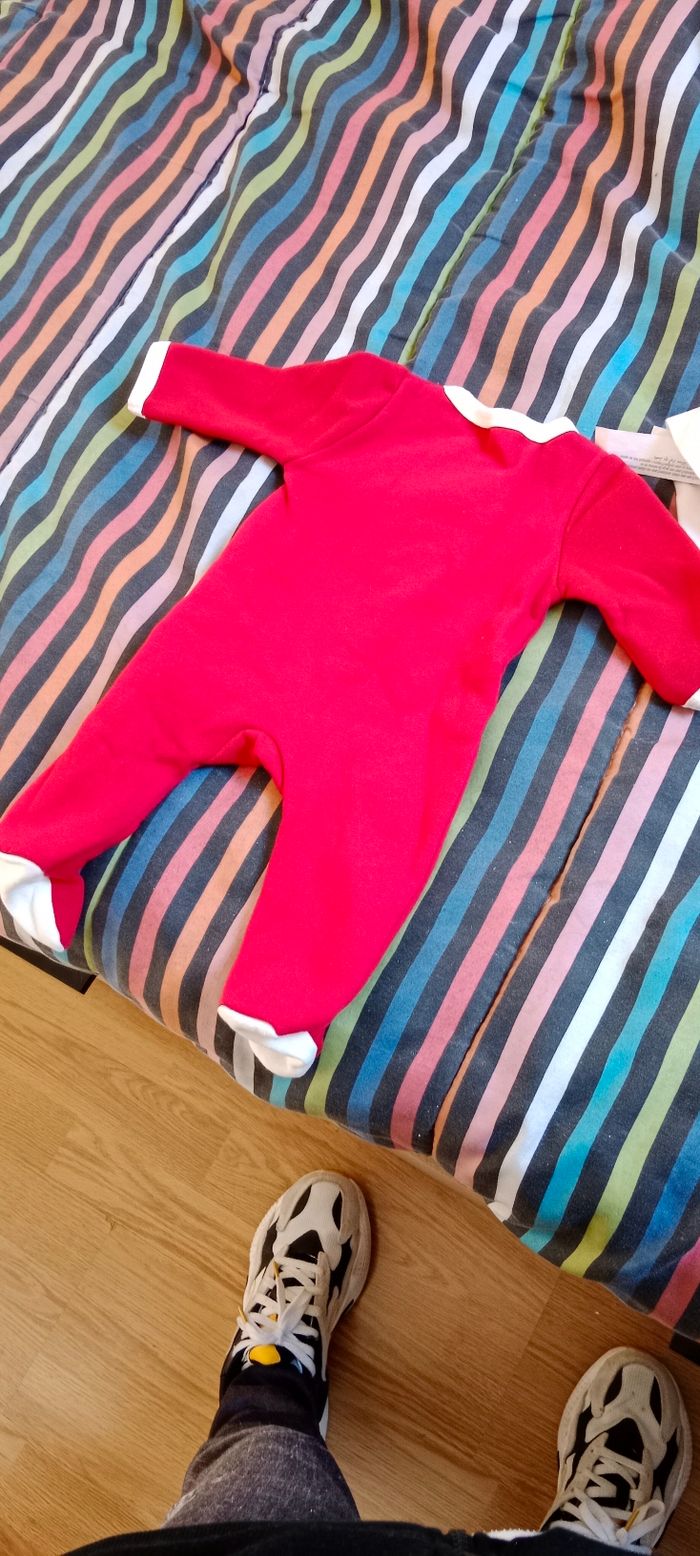 Pyjama Noël neuf 1 mois - photo numéro 3