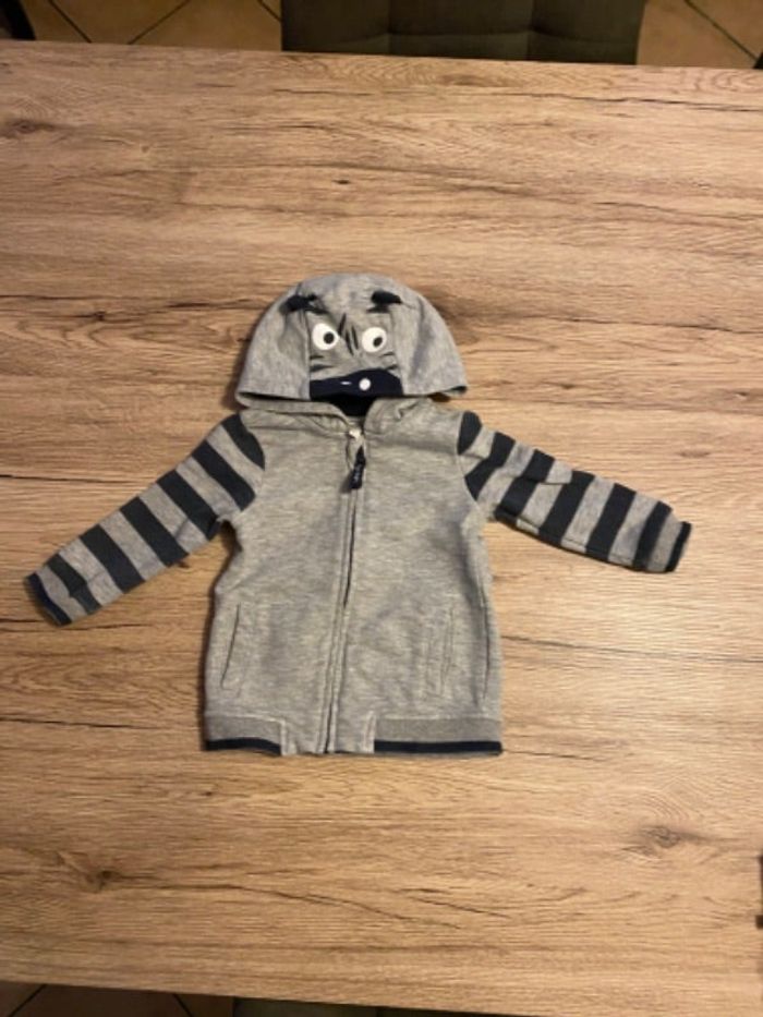Gilet à capuche 9 mois
