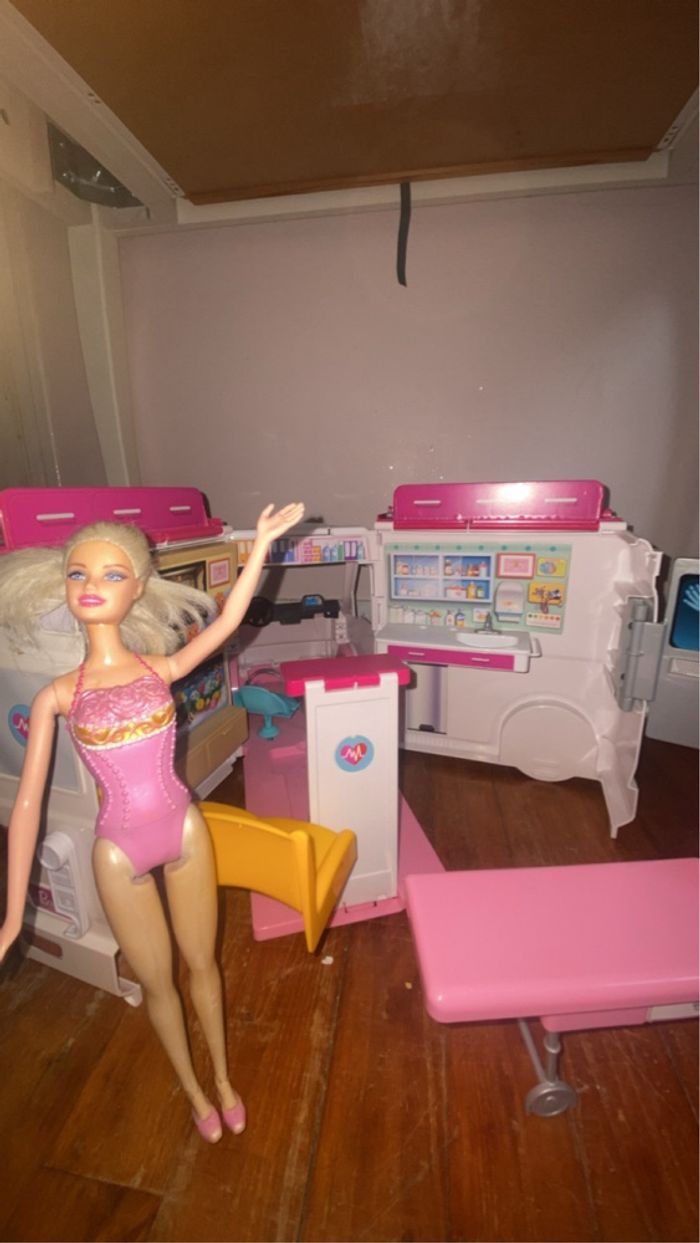 Ambulance barbie + clinique barbie - photo numéro 3