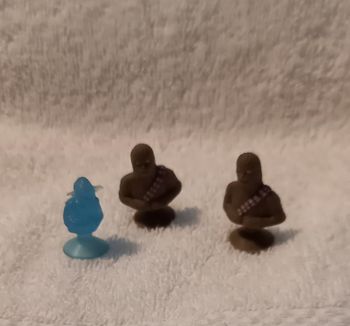 lot 3 miniatures figurines Star Wars Yoda Chewbacca plastique souple ventouse