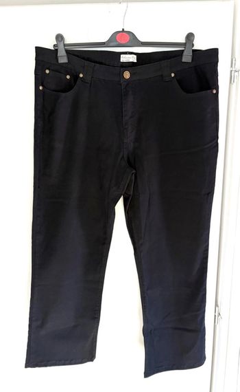 Jean noir straight coupe droite grande taille 52