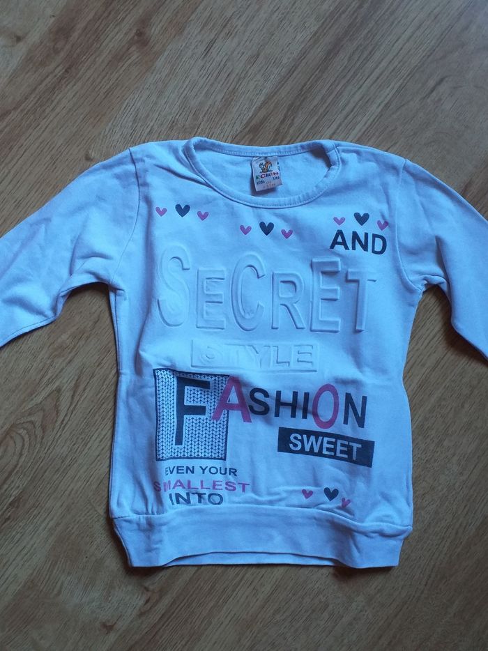 Pull blanc taille 4 ans