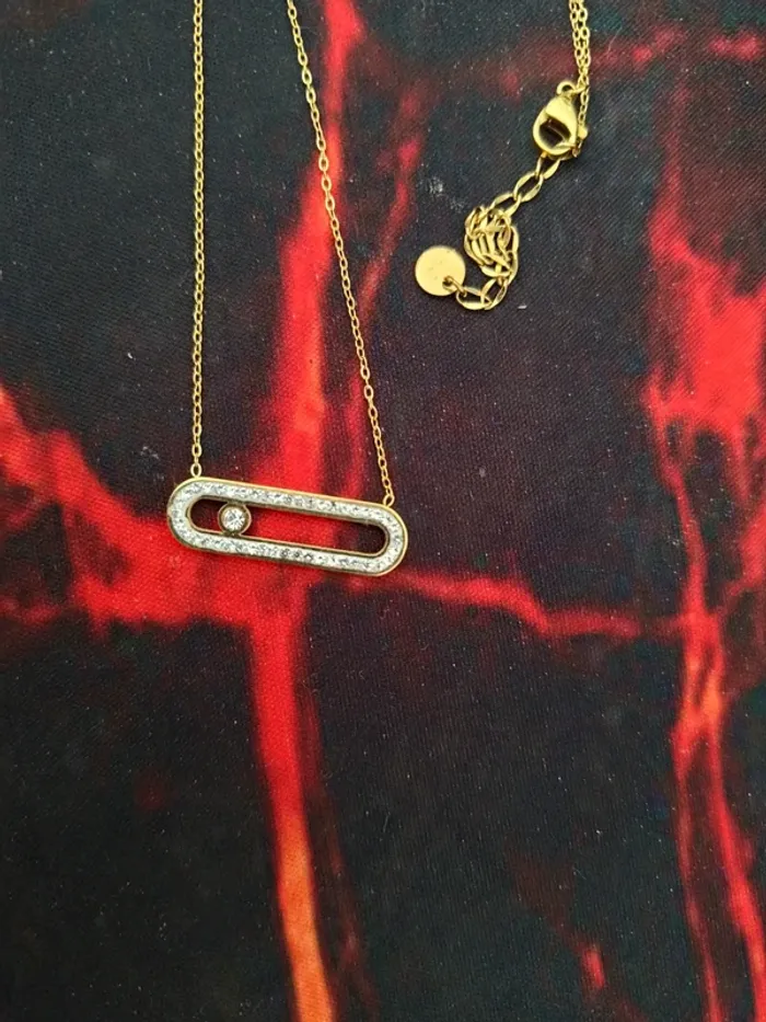 Joli collier en acier inoxydable doré